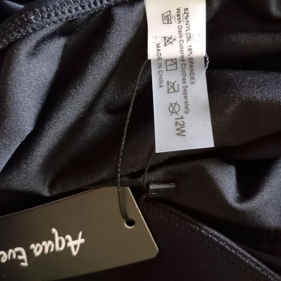 Aqua Eve Plus Size 12W Black One Piece Swimsuit NWT Padded Cups Slimming Fit - Picture 7 of 8